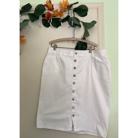 Monroe & Main Dresses & Skirts - Monroe & Main White Denim Skirt 16W Plus Size Button Front Stretch Cotton Spande